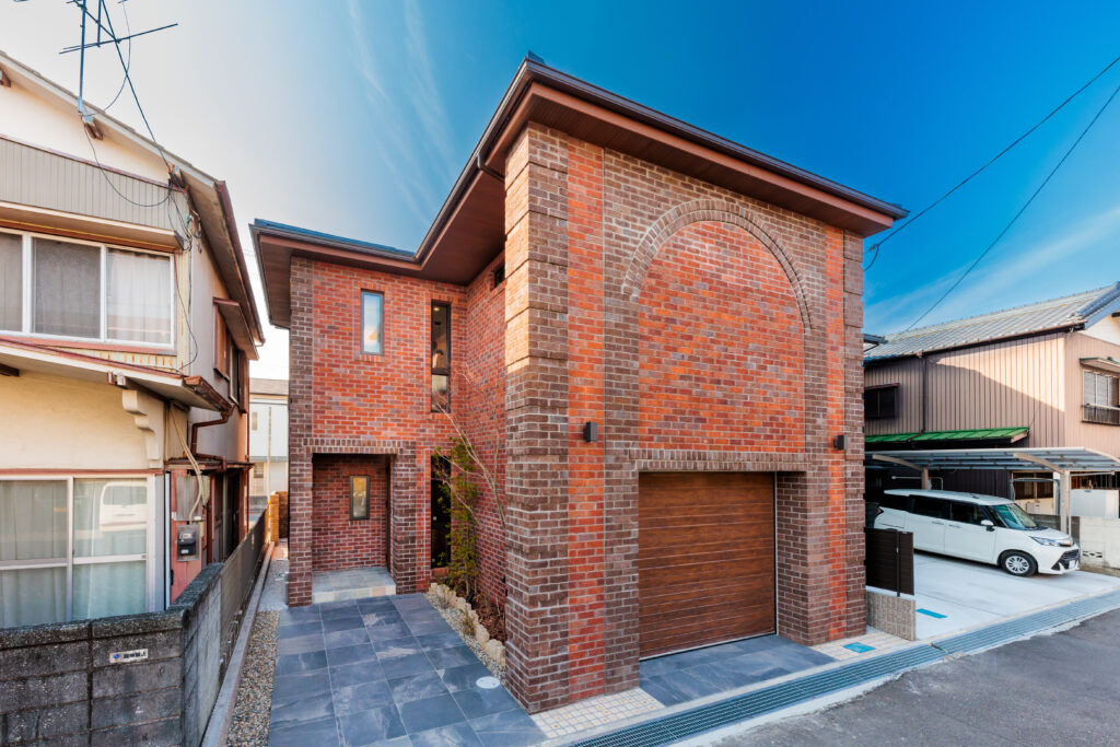 四国 高知県 高須東 新築 モデルハウス レンガの家 外観 ２階建 一軒家